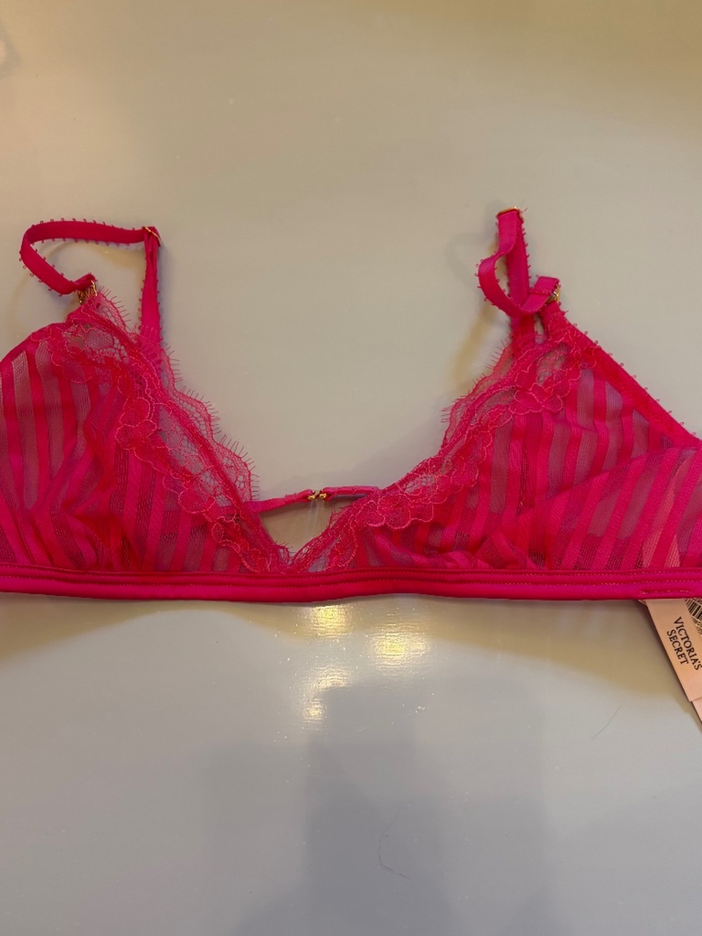 NWT Victoria’s Secret Tease Triangle Bra Unlined Wire Free Pink Size S Coquette